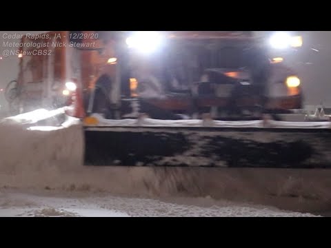 Snowplow vs. Camera - Strong Winter Storm (Cedar Rapids, IA 12-29-2020)