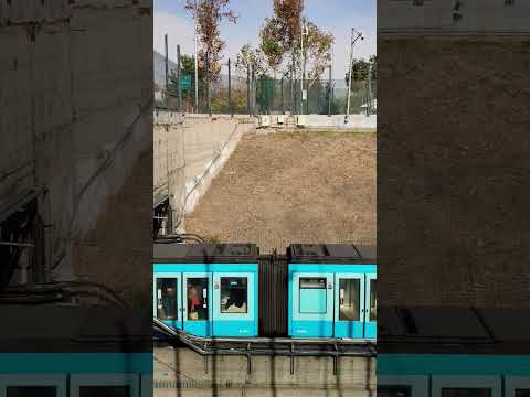 Metro de Santiago Línea 1 (NS93) próximo a ingresar a Estación Pajaritos