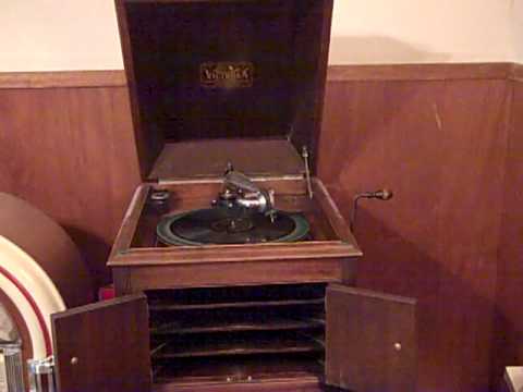 THE VIRGINIANS PAUL WHITEMAN HENRY BUSSE - I'VE GOT A CROSS-EYED PAPA - ROARING 20'S VICTROLA.MP4