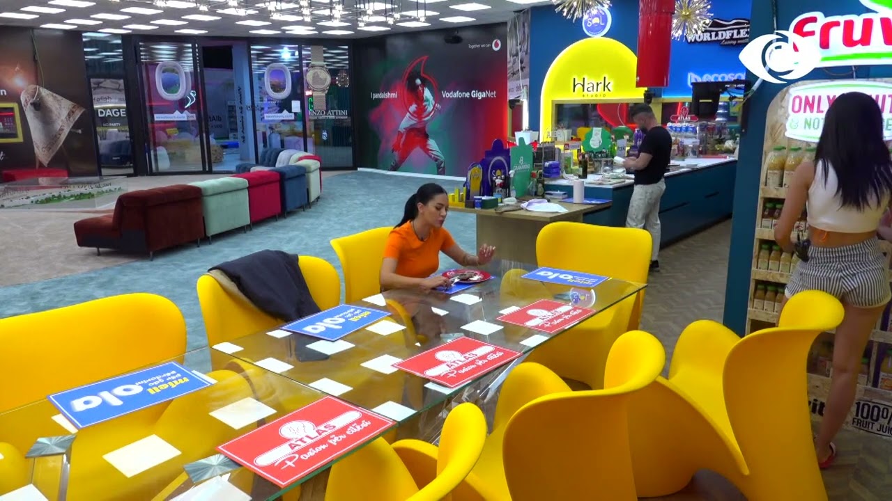 Një flutur tremb Jorin