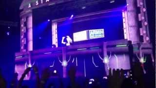 A State of Trance 600 Beirut - Armin Van Buuren entering the stage.