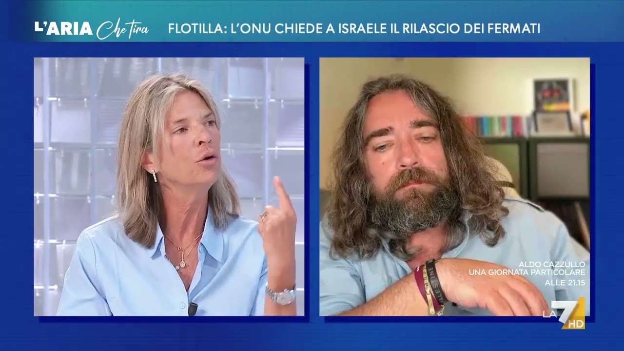Claudia Fusani contro l'attivista Giulio Cavalli: "Il 25 aprile era pieno di bandiere ...