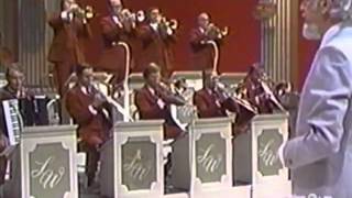 The Lawrence Welk Show - The Songs of Perry Como - Interview: The Aldridge Sisters - 09-23-1978