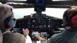 preview picture of video 'B-17 Flying Fortress Bomber Flight over Tuscaloosa'