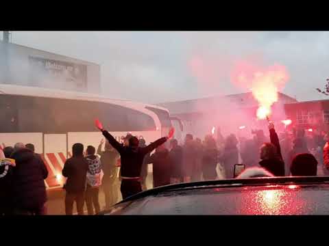 Daknam stadion vertrek spelers.