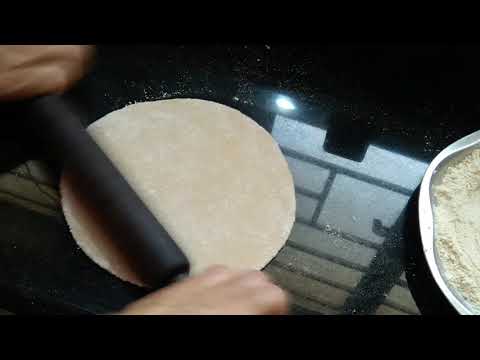 Learn the easy way to roll roti, chapati | Roti aise belte hai | A technique to roll out the dough