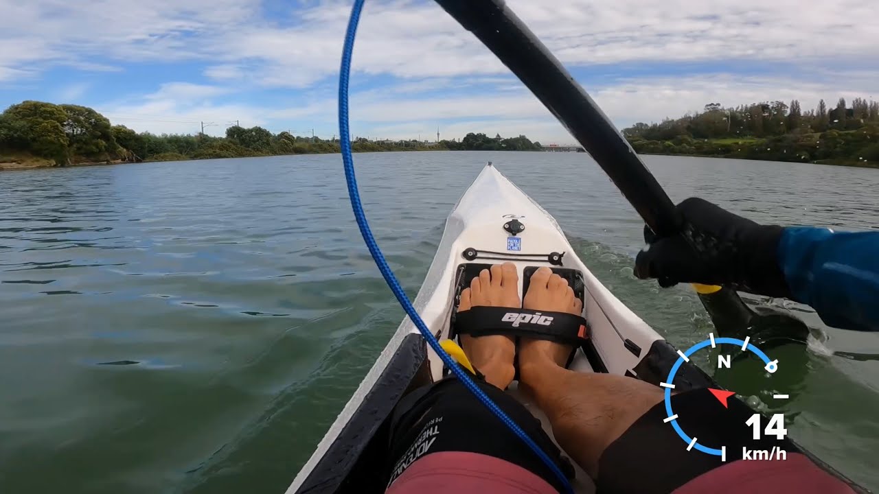 Sprinting in flat water - Epic V10L surfski