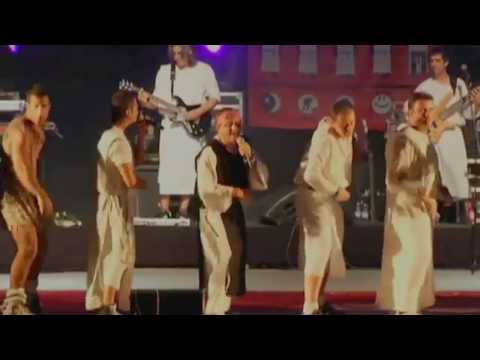 LOS INHUMANOS - ME DUELE LA CARA DE SER TAN GUAPO   EN VIVO