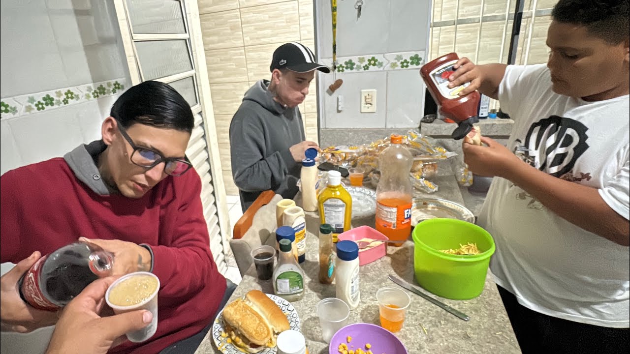 NOITE DO CACHORRO QUENTE 