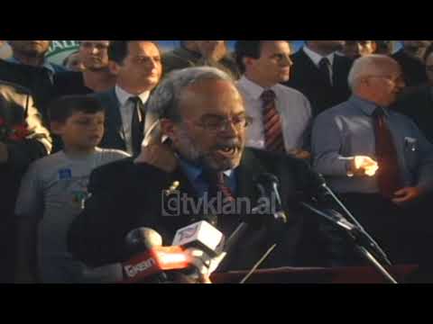 Pritje madheshtore per PS nga simpatizantet ne Vlore - (29 Maj 2001)