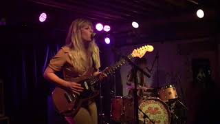 Deap Vally - “Heart Is an Animal” (live)