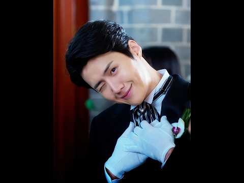 the trendsetter 😉 #kimseonho #iu #whenlifegivesyoutangerines #kdrama #shorts