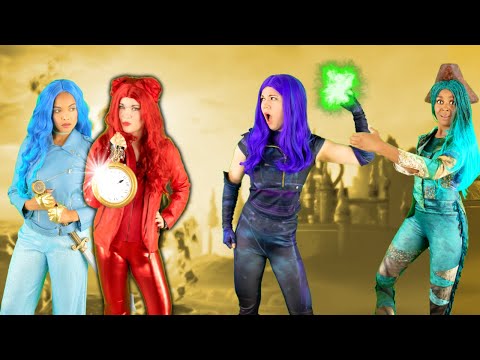 NEW Descendants Meet OLD Descendants | Red vs Mal