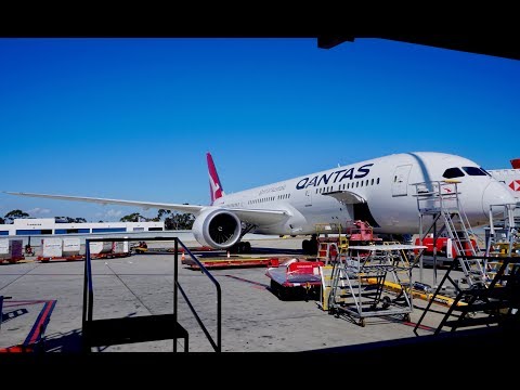 Brand New Qantas 787-9 Dreamliner Business Class - SYD to MEL - staff familiarization flight Video