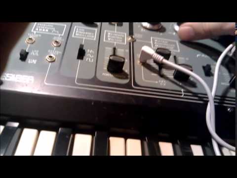 ROLAND SYNTHESIZER MODEL 101