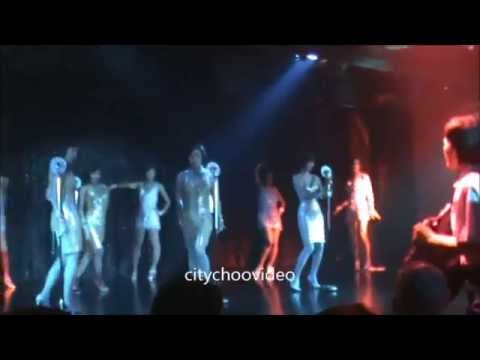 ladyboy (人妖）show performing 