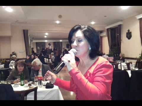 Mira Karanikolic Crne kose