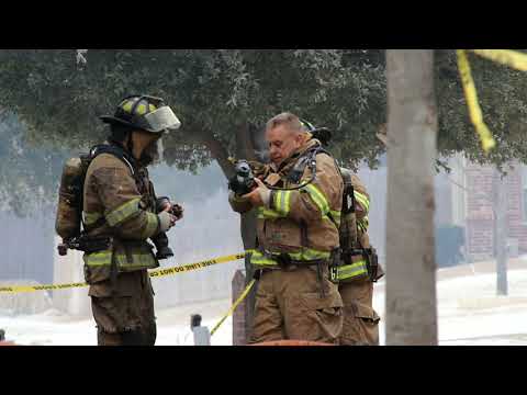 02-14-2021 Fort Worth, TX - Fort Worth FD fights a 2 story fire in single digit temps