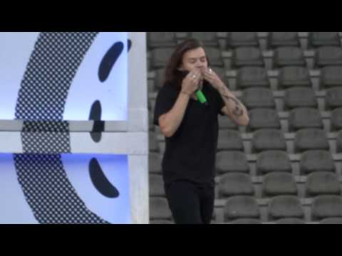 Better Than Words - One Direction live @ Brussels 13/06/2015