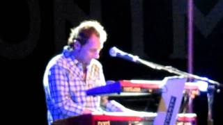 Steve Lukather   keyboards solo   Song for Jeff  Dont say it&#39;s over   Paris Elysée Montmartre   13 Nov 2010 
