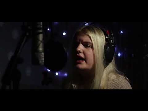 Singing Experience: Make You Feel My Love (Adele) - Emma Louise Green