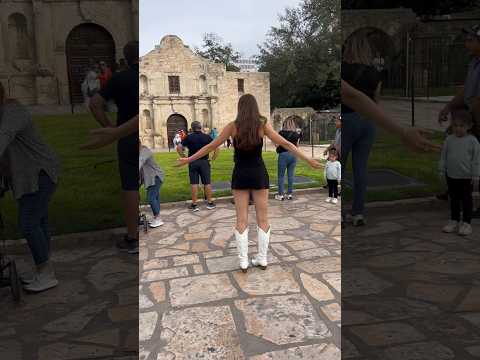 Perfectly preserved Alamo Church! #rachelpizzolato #model #tallgirl #thealamo #history