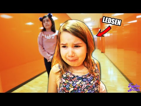 JULKLAPPS PRANK på BARNEN med en SHOPPING CHALLENGE *GER BORT ALLT*