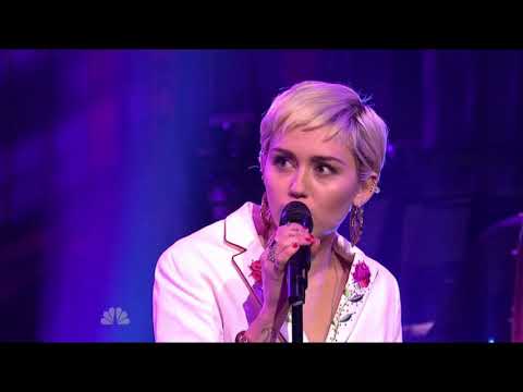 Miley Cyrus - 50 ways to leave your lover (SNL)