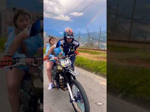 Conseguí Novia❤️ #stuntbike #automobile #music #pareja