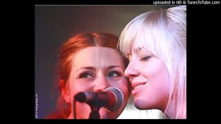 Larkin Poe - Taller Far Than A Tall Man (audio)