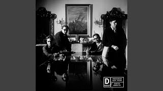 Lirik Lagu Langitruntuh - .Feast: Aku Tak Kuat Panasnya Khatulistiwa, Kau Dinginkan Dadaku