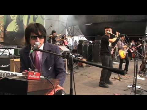 Jorge González | Los Bunkers | Llueve sobre la ciudad | Vive Latino 2007