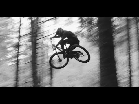 Shadow mtb shredding on the Sunshine Coast #iRideENVE - Mike Giese at Coast Gravity Bike Park
