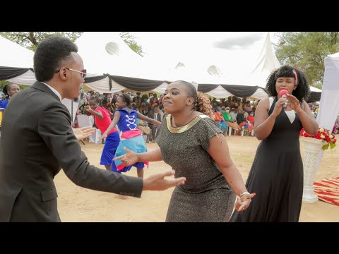 Justina Syokau Ministering During Mukwenze's Burial.  kii ni Kinene *811*79#