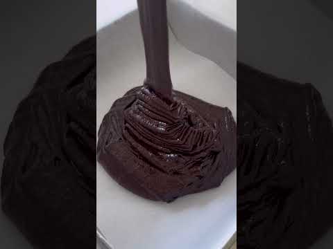 fudgy gluten-free brownies for the GF girlies who love regular dessert #glutenfree #chocolate