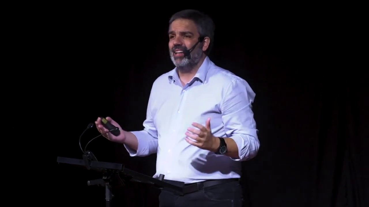 Economia Comportamental e o fim dos mercados eficientes | Adeodato Netto | TEDxSantos