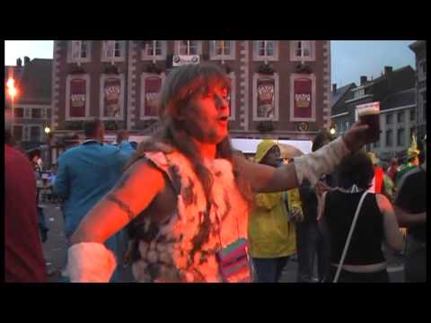 Gevonden in mijn oude pc van 2006. Carnaval op de markt van Tongeren.