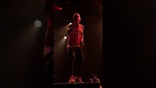 blackbear - gucci linen/bright pink tims