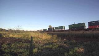 preview picture of video 'Eastbound Stacks near Tama, IA'