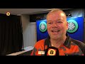 Raymond van Barneveld lovend over landgenoot Michael van Gerwen: 'Hij verdient meer respect'