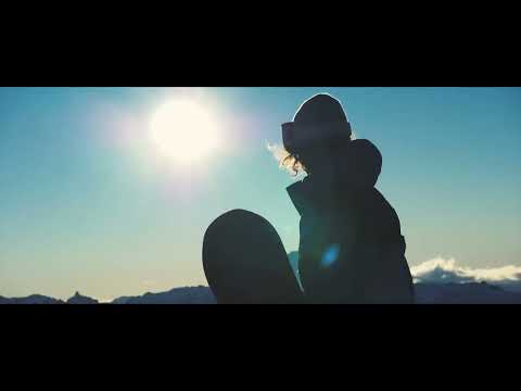 Snowboard en las montañas de basura del vertedero