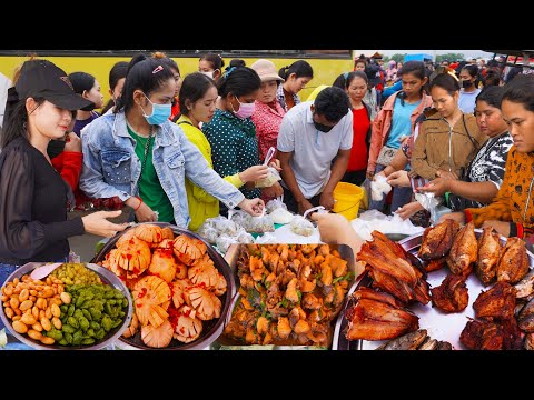 Countryside street food, cheap street food for factory workers, Cambodian street food