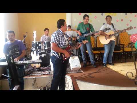 Pisa na muralha - Som do Céu