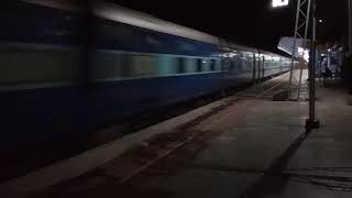 preview picture of video '17203/Bhavnagar Terminus - Kakinada Port Express (PT) at dhola railway station'