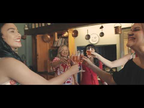 Tarryn Lamb & Theuns Jordaan - Langarm Krismis (Official Music Video)