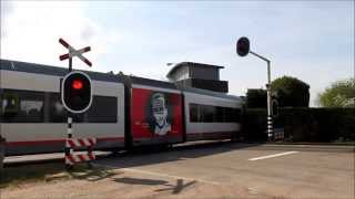preview picture of video 'Veolia GTW 'on tour' langs spoorweg-overgangen in Zuid Limburg'