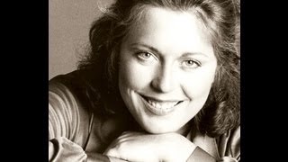 Nikki Hornsby Video Clips (2 of 4)