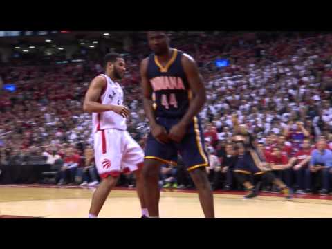 Solomon Hill Throws Down the Monster Slam!