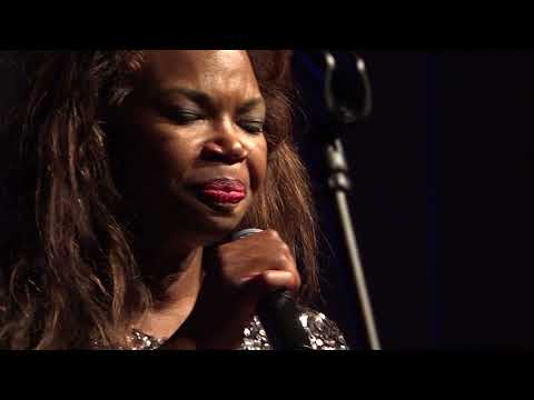 JUWANA JENKINS - Part 1.v -  Gala Blues Top, Bluestracje 2021