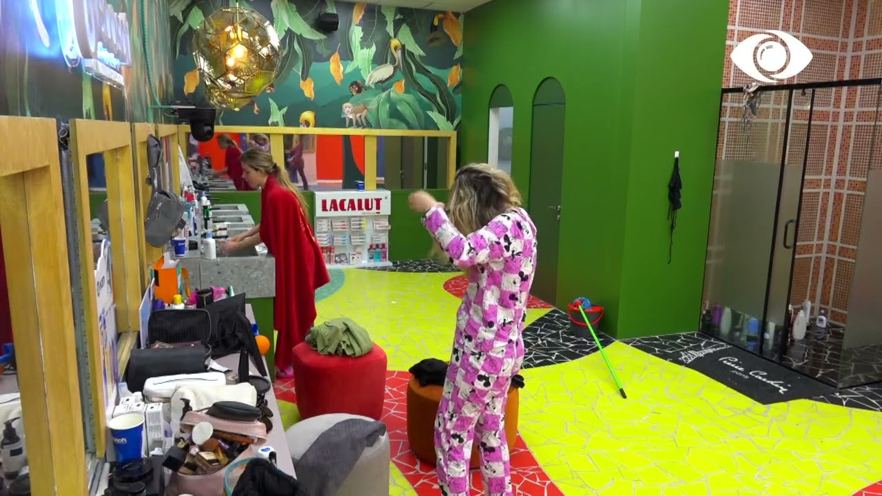 Sa erë të mirë mban sot/ Momente romantike Kristi-Keisi